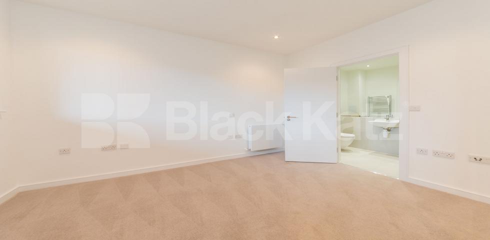 			NEW INSTRUCTION!, 2 Bedroom, 1 bath, 1 reception Apartment			 MURRAIN ROAD, FINSBURY PARK